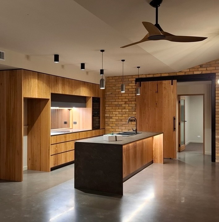 Blackbutt timber is the star of the show in the joinery we provided for this beautiful new home built by the talented team at @jakeryan_buildingconstruction. 

We love the earthiness of the materials used, blending in so nicely with the rural landscape. 🌳 🪵