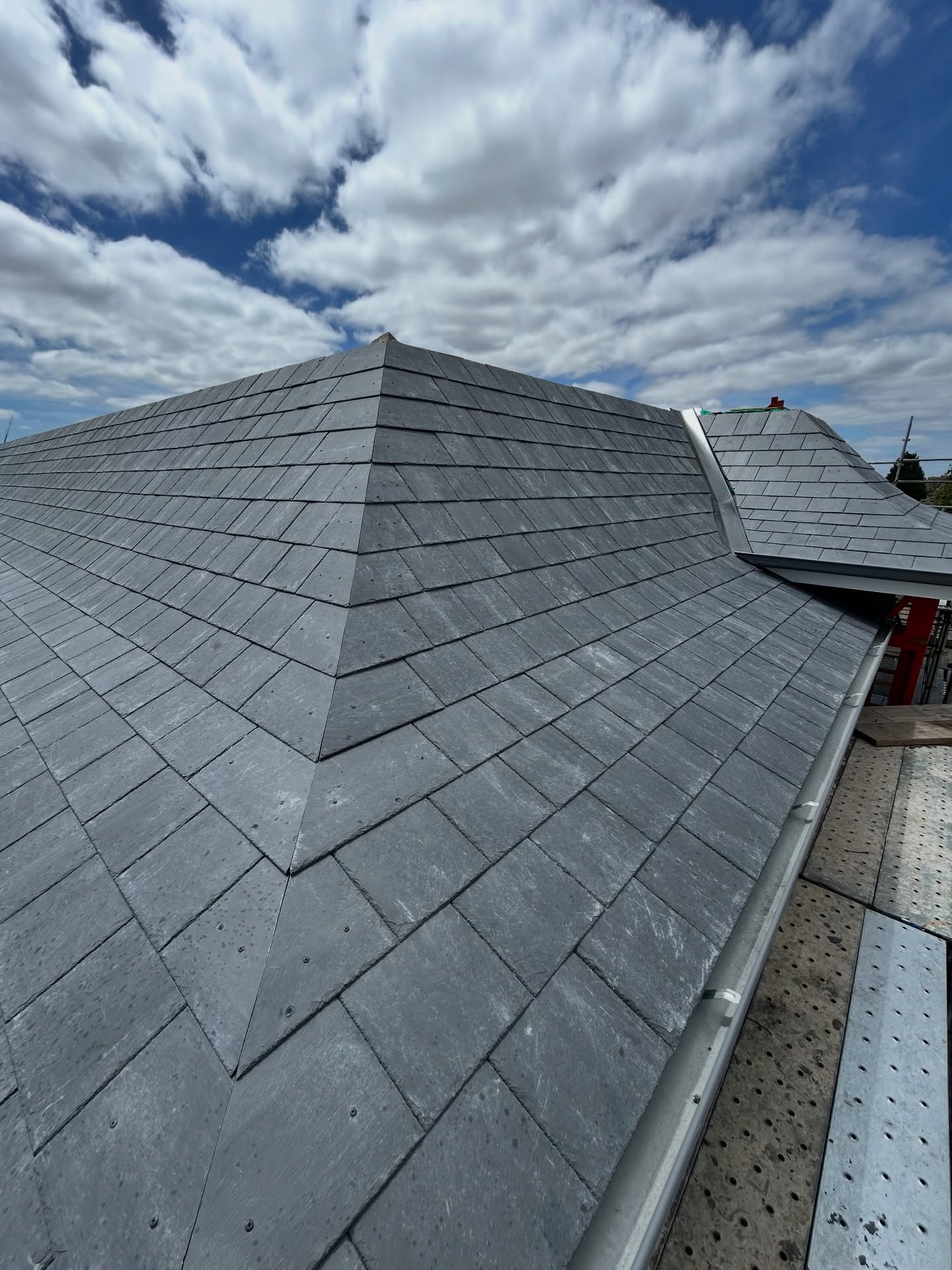 A recent mitred hip job complete in Mount Waverley, slate roof complete ready for the metal top roof to be installed, all about precision on these style jobs 📐🔨 #slate #slateroofing #roofing #building #construction